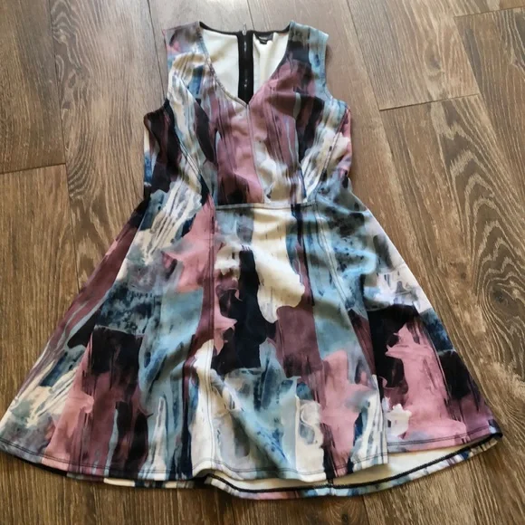 Women’s Sleeveless Dress - Picture 1 of 4